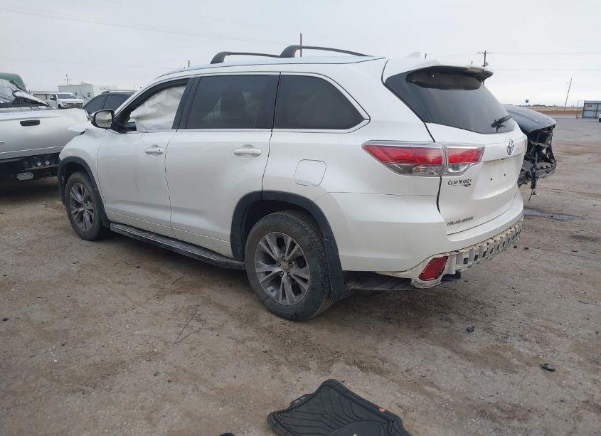 Photo 3 of 2015 Toyota Highlander XLE V6 (VIN 5TDKKRFH1FS055566)
