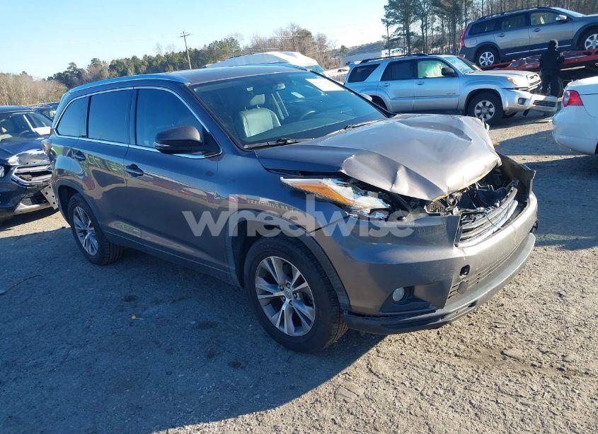 2015 Toyota Highlander XLE V6 (VIN 5TDKKRFH1FS117967) main photo