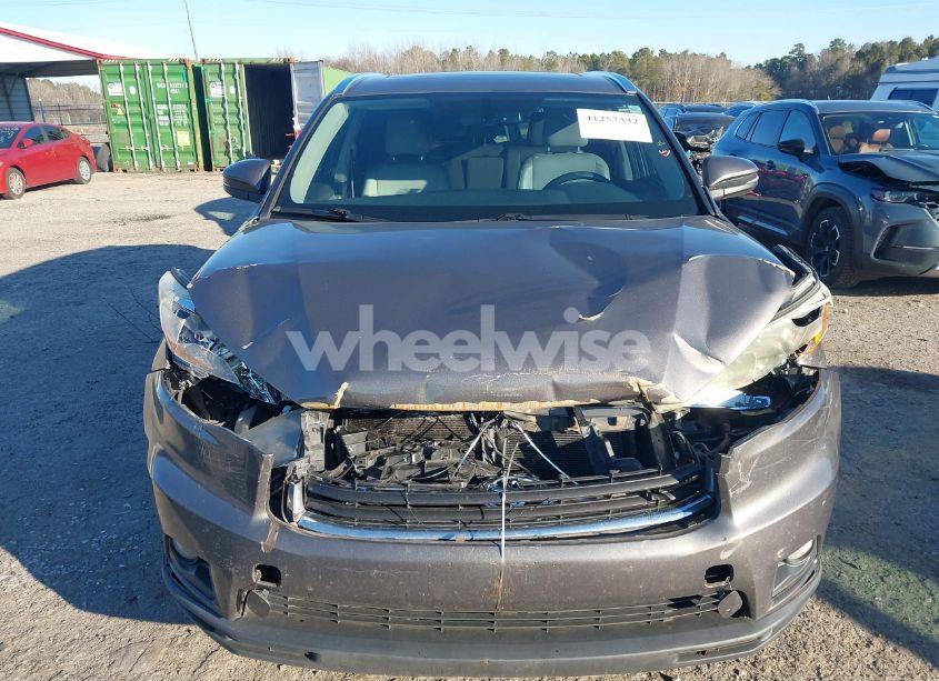 Photo 12 of 2015 Toyota Highlander XLE V6 (VIN 5TDKKRFH1FS117967)