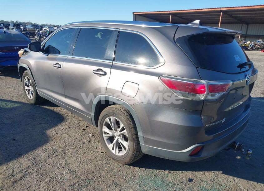 Photo 3 of 2015 Toyota Highlander XLE V6 (VIN 5TDKKRFH1FS117967)