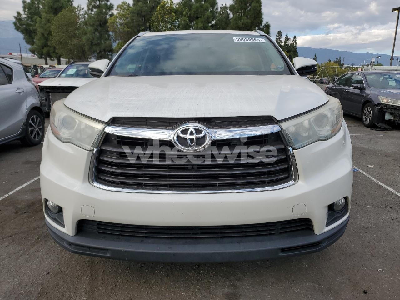 Photo 5 of 2016 TOYOTA HIGHLANDER XLE (VIN 5TDKKRFH1GS135967)