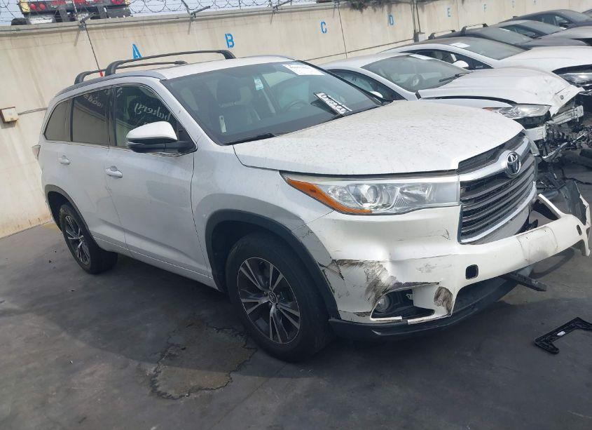 2016 Toyota Highlander XLE V6 (VIN 5TDKKRFH1GS176387) main photo