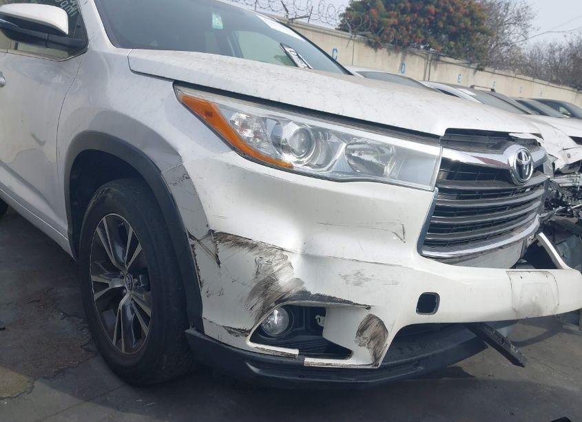 Photo 12 of 2016 Toyota Highlander XLE V6 (VIN 5TDKKRFH1GS176387)