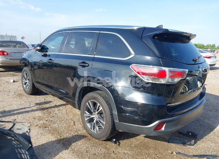 Photo 3 of 2016 Toyota Highlander XLE V6 (VIN 5TDKKRFH1GS503001)
