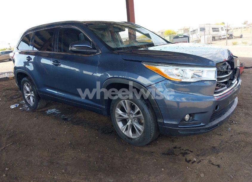 2015 Toyota Highlander XLE V6 (VIN 5TDKKRFH2FS115421) main photo