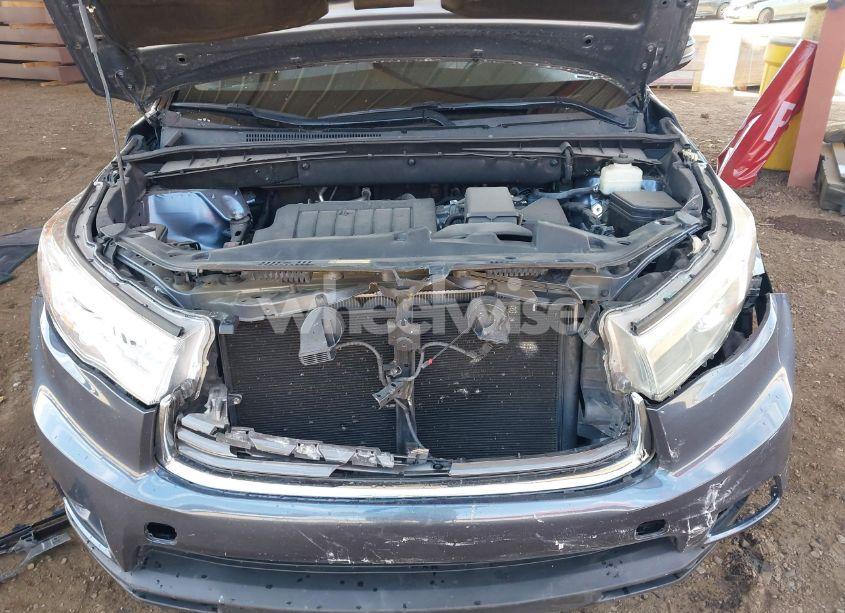 Photo 10 of 2015 Toyota Highlander XLE V6 (VIN 5TDKKRFH2FS115421)