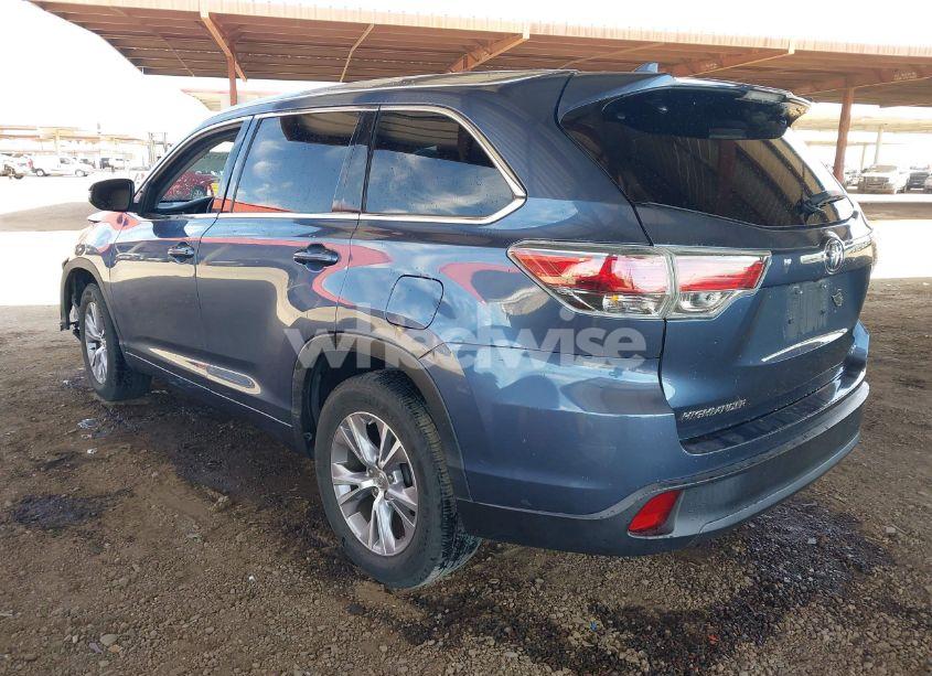 Photo 3 of 2015 Toyota Highlander XLE V6 (VIN 5TDKKRFH2FS115421)