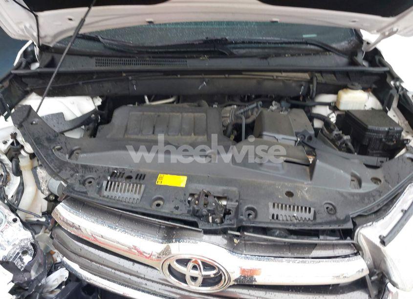 Photo 10 of 2016 Toyota Highlander XLE V6 (VIN 5TDKKRFH2GS165592)