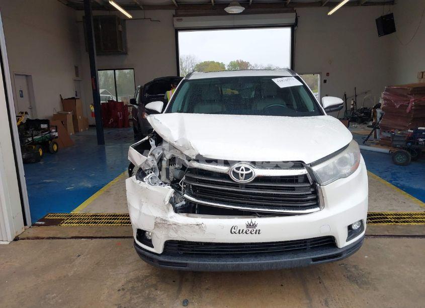 Photo 12 of 2016 Toyota Highlander XLE V6 (VIN 5TDKKRFH2GS165592)