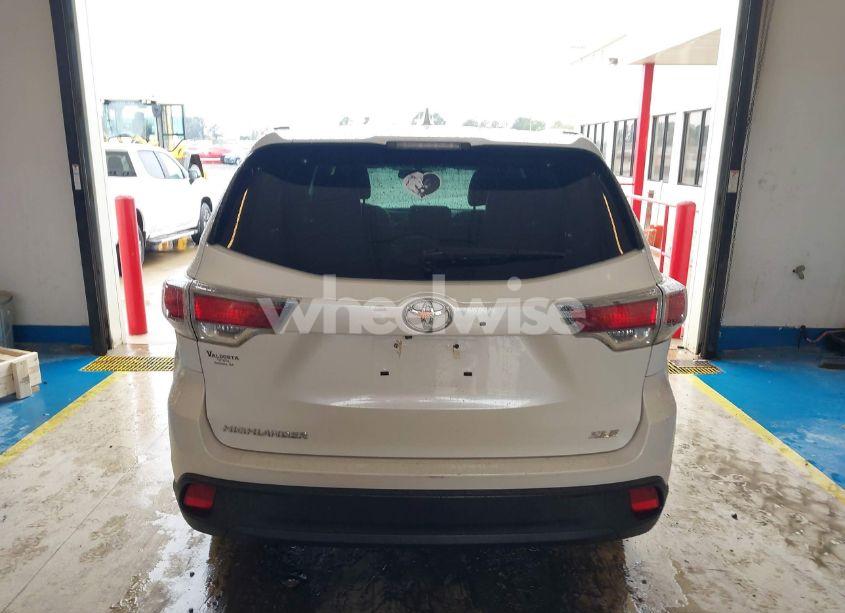 Photo 16 of 2016 Toyota Highlander XLE V6 (VIN 5TDKKRFH2GS165592)