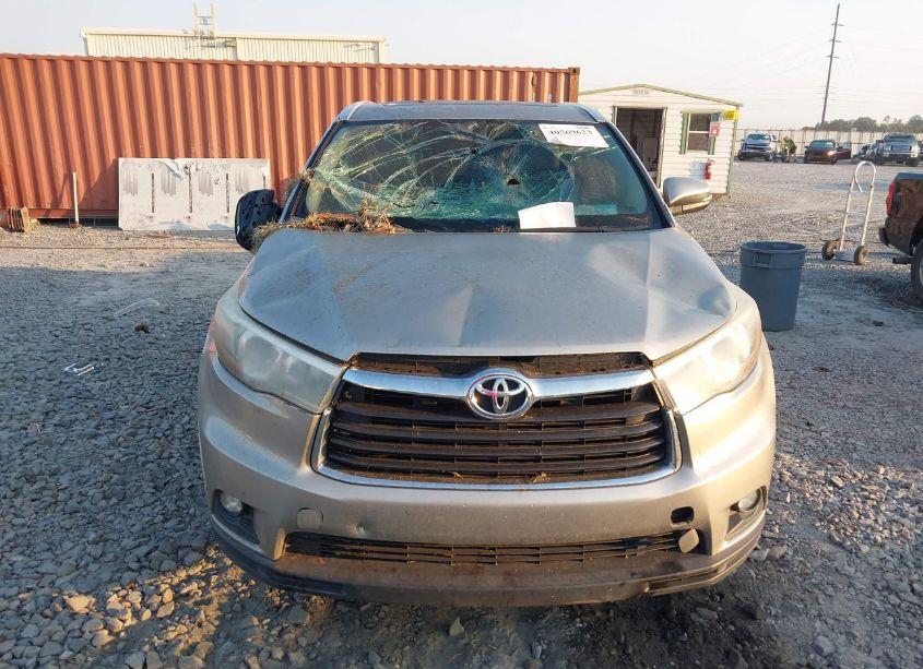 Photo 12 of 2015 Toyota Highlander XLE V6 (VIN 5TDKKRFH3FS097043)
