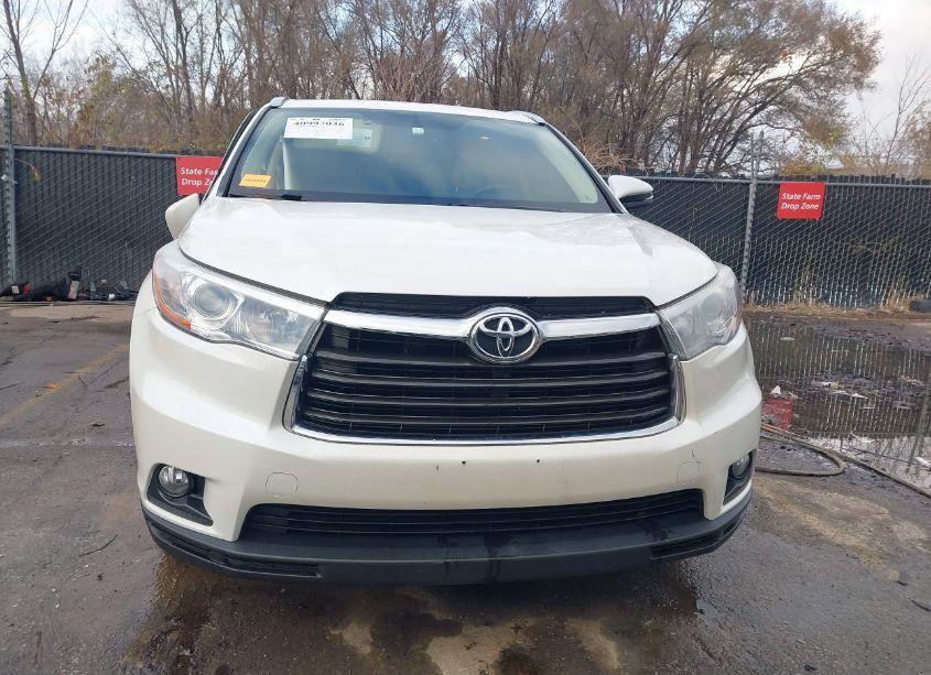 Photo 13 of 2015 Toyota Highlander XLE V6 (VIN 5TDKKRFH3FS109773)
