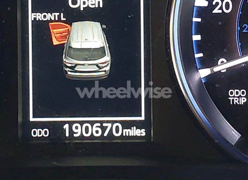 Photo 15 of 2016 Toyota Highlander XLE V6 (VIN 5TDKKRFH3GS153709)