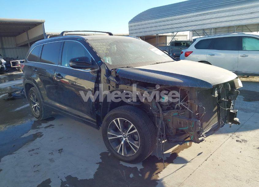 2016 Toyota Highlander XLE V6 (VIN 5TDKKRFH3GS158392) main photo