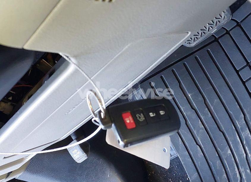 Photo 11 of 2016 Toyota Highlander XLE V6 (VIN 5TDKKRFH3GS158392)