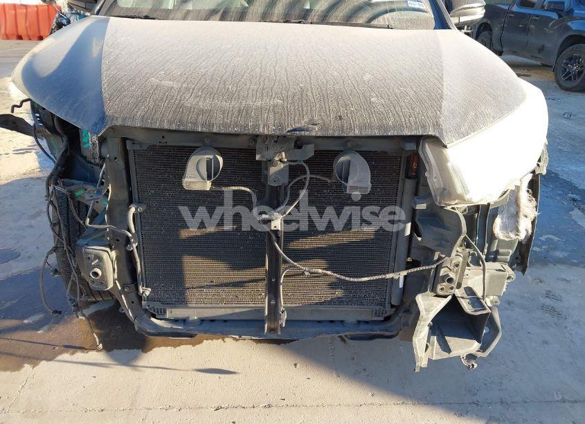 Photo 6 of 2016 Toyota Highlander XLE V6 (VIN 5TDKKRFH3GS158392)