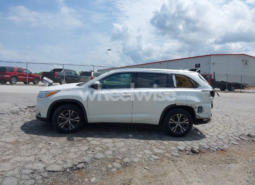 Photo 15 of 2016 Toyota Highlander XLE V6 (VIN 5TDKKRFH3GS170784)