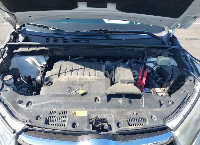Photo 10 of 2015 Toyota Highlander XLE V6 (VIN 5TDKKRFH4FS065945)
