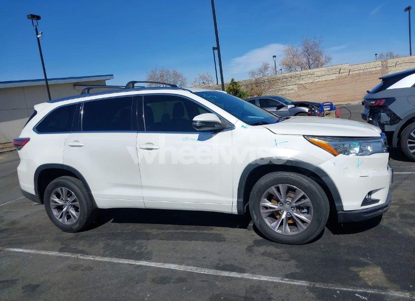 Photo 13 of 2015 Toyota Highlander XLE V6 (VIN 5TDKKRFH4FS065945)