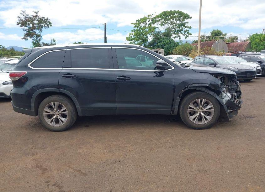 Photo 14 of 2015 Toyota Highlander XLE V6 (VIN 5TDKKRFH4FS111211)