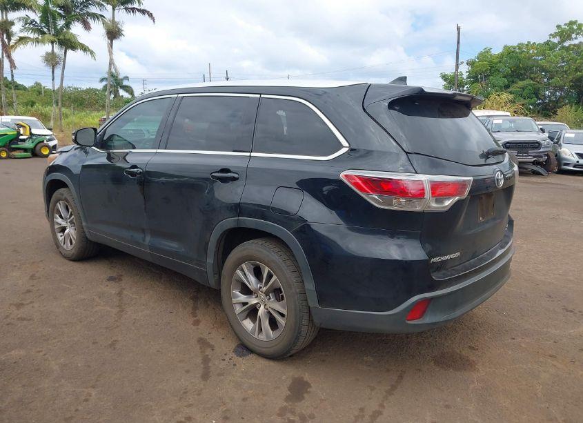 Photo 3 of 2015 Toyota Highlander XLE V6 (VIN 5TDKKRFH4FS111211)