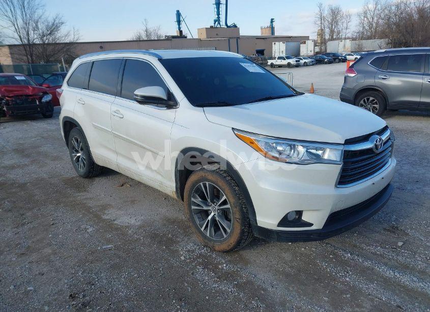 2016 Toyota Highlander XLE V6 (VIN 5TDKKRFH4GS129192) main photo