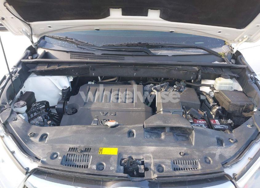 Photo 10 of 2016 Toyota Highlander XLE V6 (VIN 5TDKKRFH4GS129192)