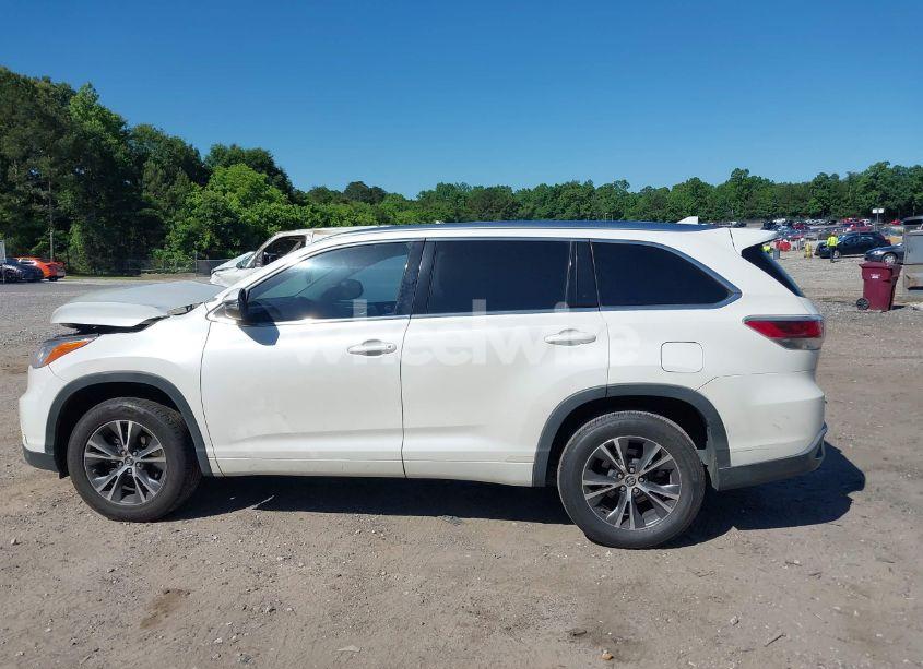 Photo 14 of 2016 Toyota Highlander XLE V6 (VIN 5TDKKRFH4GS132237)