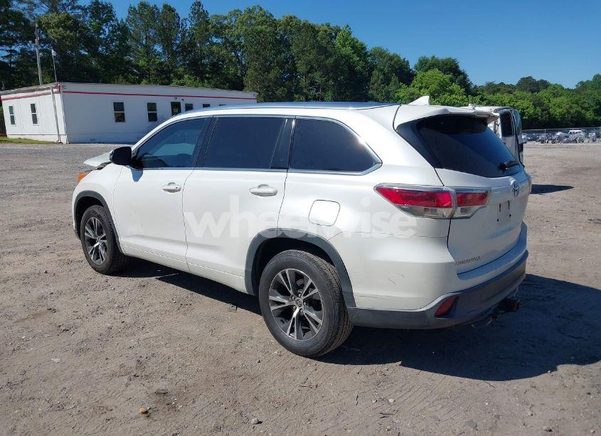 Photo 3 of 2016 Toyota Highlander XLE V6 (VIN 5TDKKRFH4GS132237)
