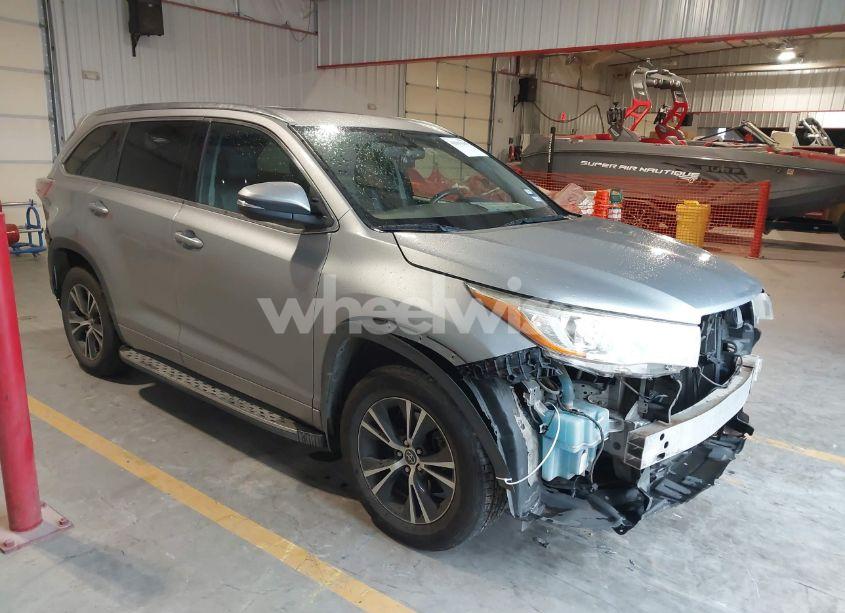 2016 Toyota Highlander XLE V6 (VIN 5TDKKRFH4GS143724) main photo