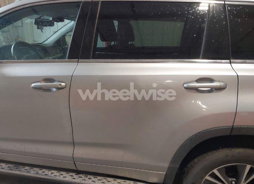 Photo 15 of 2016 Toyota Highlander XLE V6 (VIN 5TDKKRFH4GS143724)