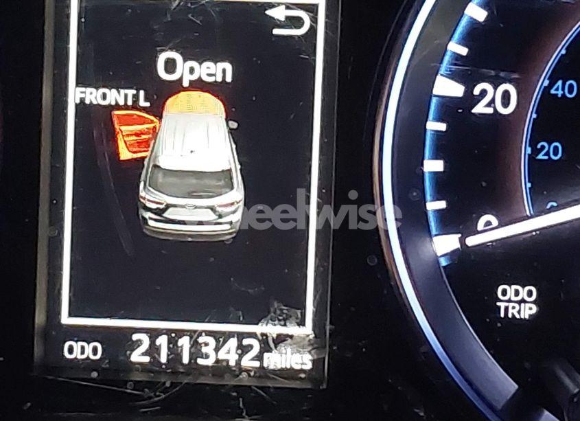 Photo 16 of 2016 Toyota Highlander XLE V6 (VIN 5TDKKRFH4GS143724)