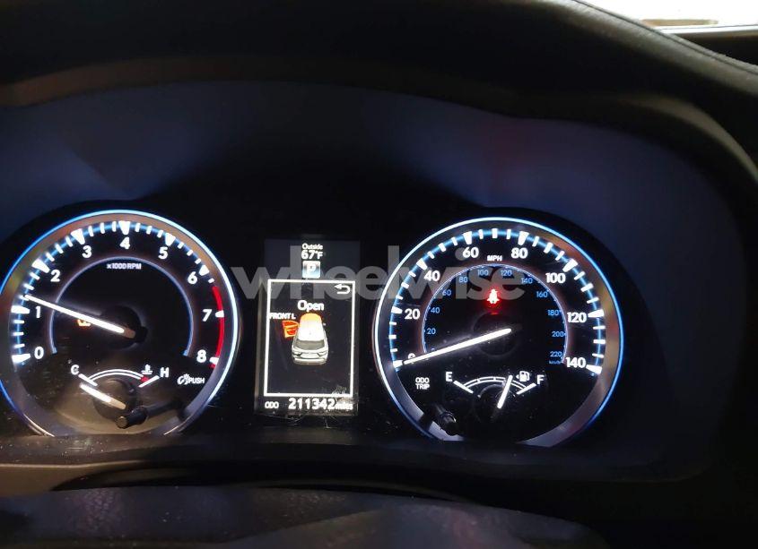 Photo 7 of 2016 Toyota Highlander XLE V6 (VIN 5TDKKRFH4GS143724)