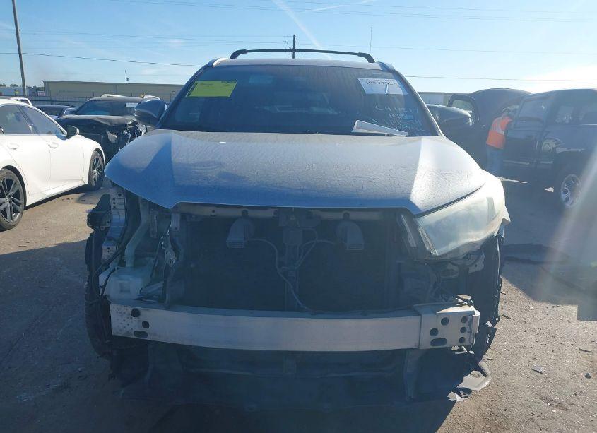 Photo 12 of 2014 Toyota Highlander XLE V6 (VIN 5TDKKRFH5ES018924)