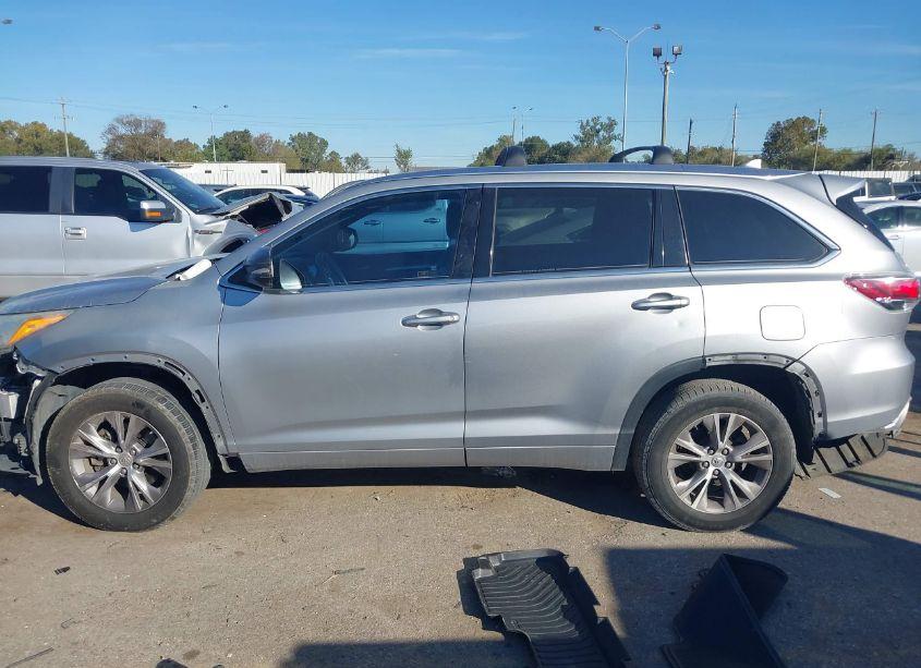 Photo 14 of 2014 Toyota Highlander XLE V6 (VIN 5TDKKRFH5ES018924)