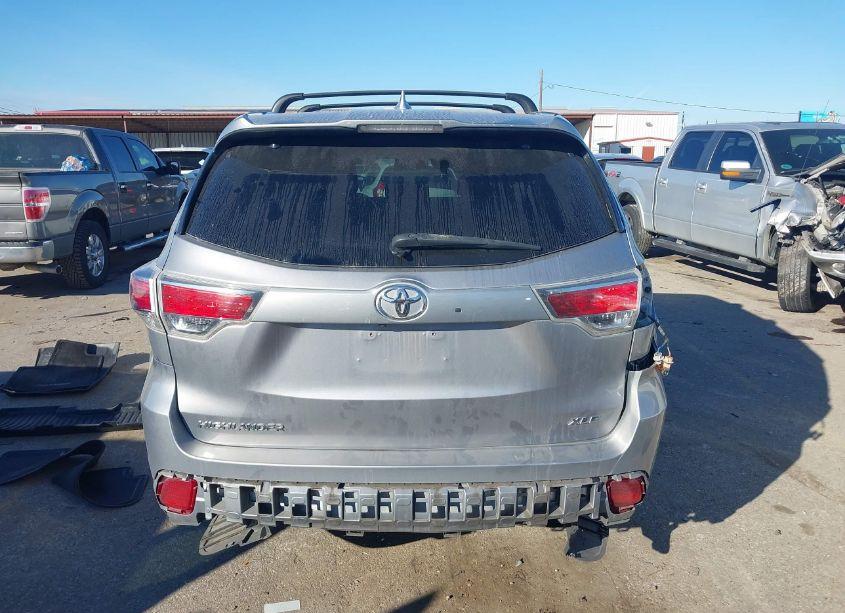 Photo 16 of 2014 Toyota Highlander XLE V6 (VIN 5TDKKRFH5ES018924)