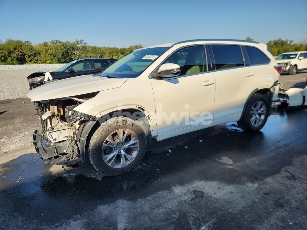 2014 TOYOTA HIGHLANDER XLE (VIN 5TDKKRFH5ES038039) main photo
