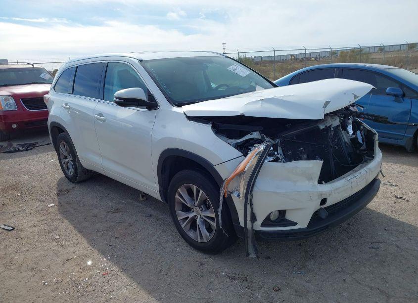 2015 Toyota Highlander XLE V6 (VIN 5TDKKRFH5FS090689) main photo