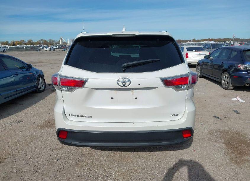 Photo 16 of 2015 Toyota Highlander XLE V6 (VIN 5TDKKRFH5FS090689)