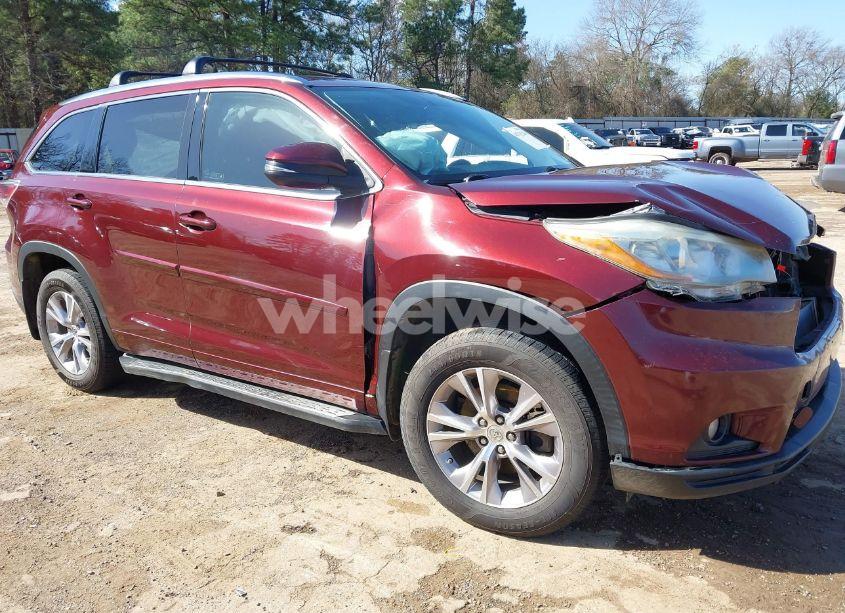 2015 Toyota Highlander XLE V6 (VIN 5TDKKRFH5FS095956) main photo