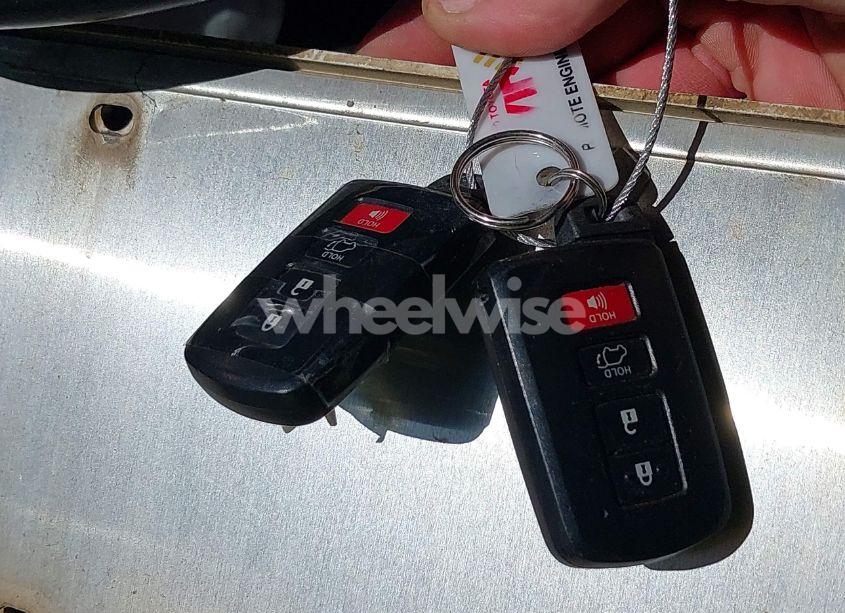 Photo 11 of 2015 Toyota Highlander XLE V6 (VIN 5TDKKRFH5FS095956)