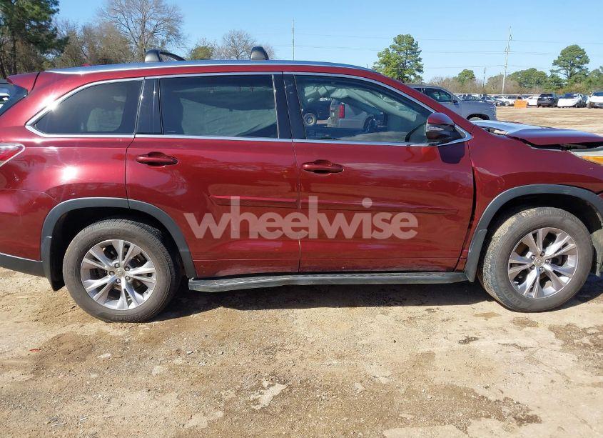 Photo 14 of 2015 Toyota Highlander XLE V6 (VIN 5TDKKRFH5FS095956)