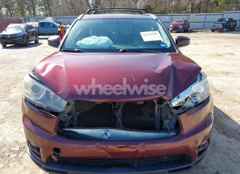 Photo 6 of 2015 Toyota Highlander XLE V6 (VIN 5TDKKRFH5FS095956)