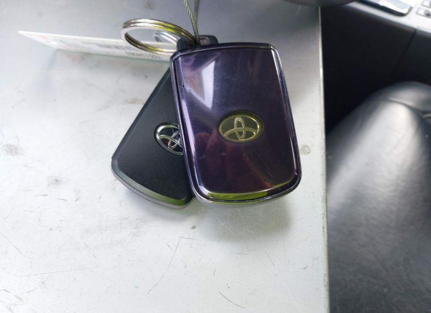 Photo 11 of 2016 Toyota Highlander XLE V6 (VIN 5TDKKRFH5GS134563)