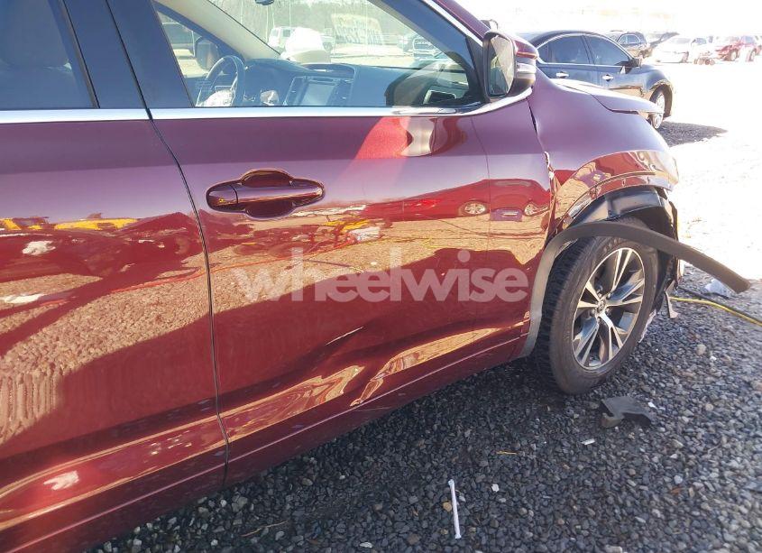 Photo 12 of 2016 Toyota Highlander XLE V6 (VIN 5TDKKRFH5GS158054)