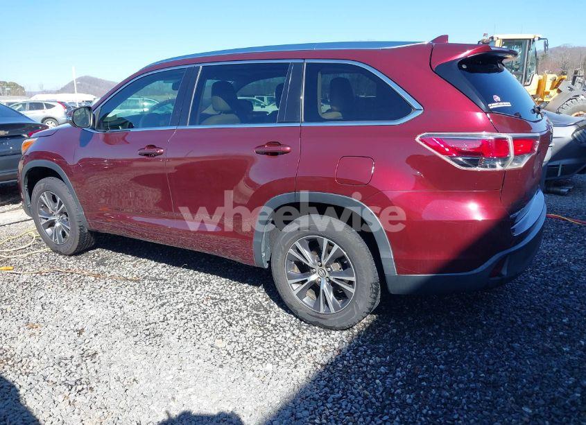 Photo 3 of 2016 Toyota Highlander XLE V6 (VIN 5TDKKRFH5GS158054)