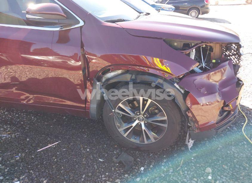 Photo 6 of 2016 Toyota Highlander XLE V6 (VIN 5TDKKRFH5GS158054)