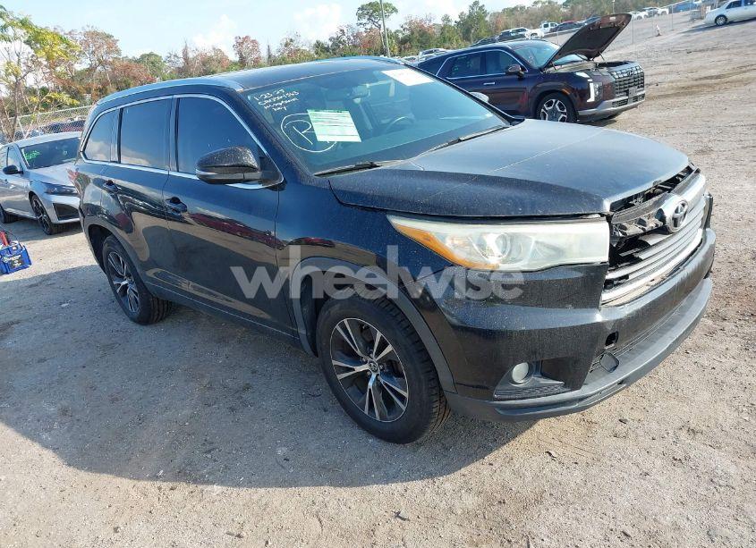 2016 Toyota Highlander XLE V6 (VIN 5TDKKRFH5GS500814) main photo