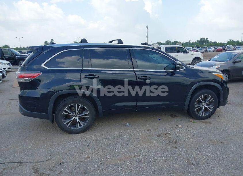 Photo 13 of 2016 Toyota Highlander XLE V6 (VIN 5TDKKRFH5GS501364)