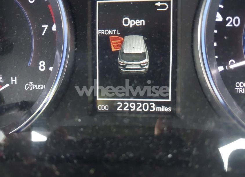 Photo 15 of 2016 Toyota Highlander XLE V6 (VIN 5TDKKRFH5GS501364)